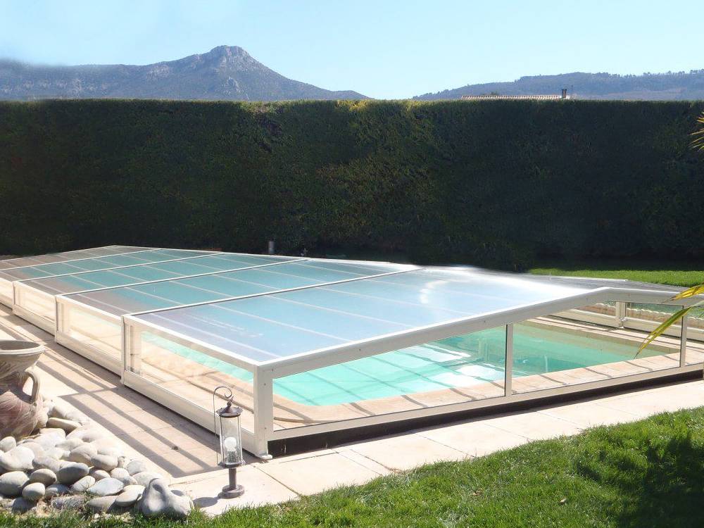 abri-pour-piscine-bas