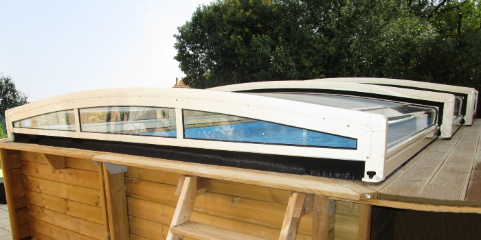 Abri piscine hors-sol : fixe ou amovible