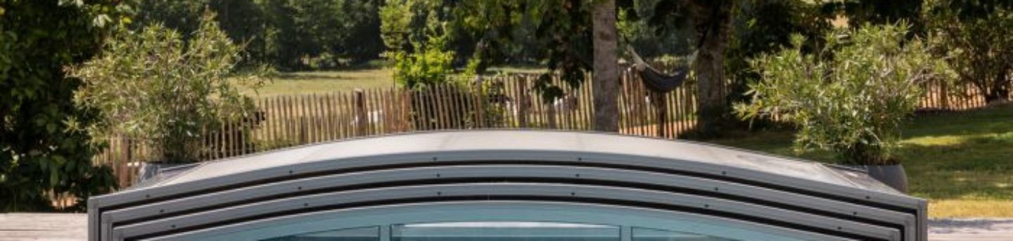 Nettoyer un abri de piscine