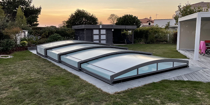 abris-piscine-plat